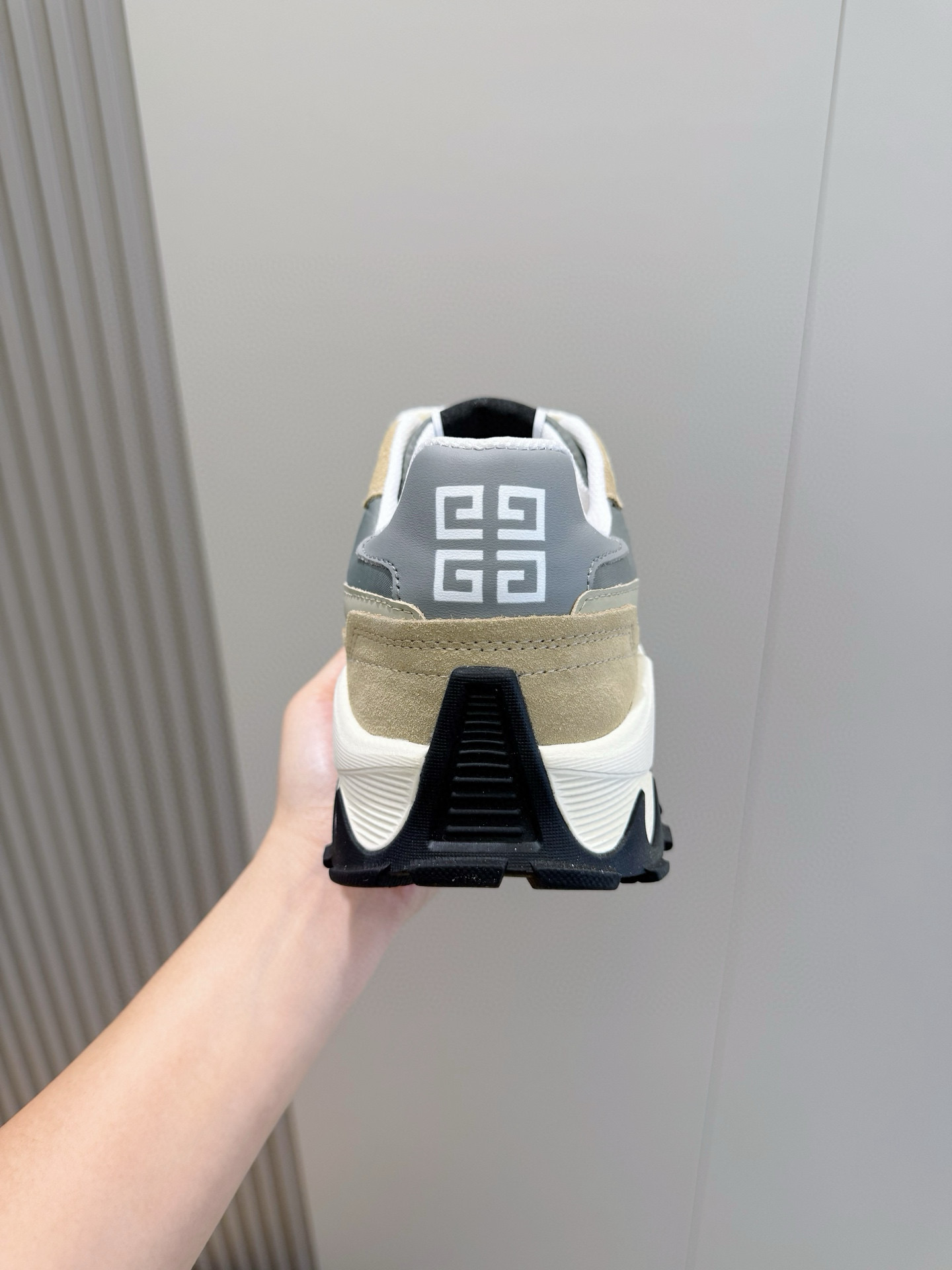 Givenchy Sneakers L-s