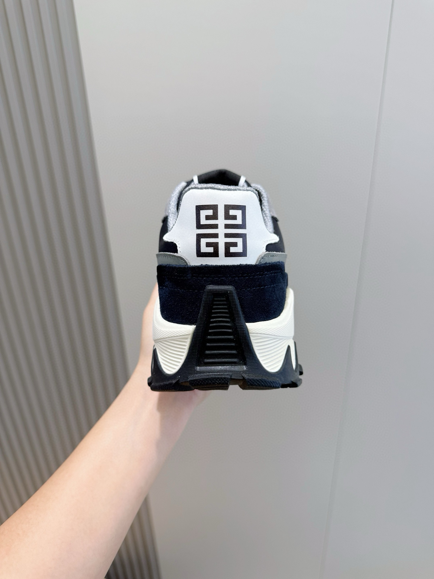 Givenchy Sneakers L-s