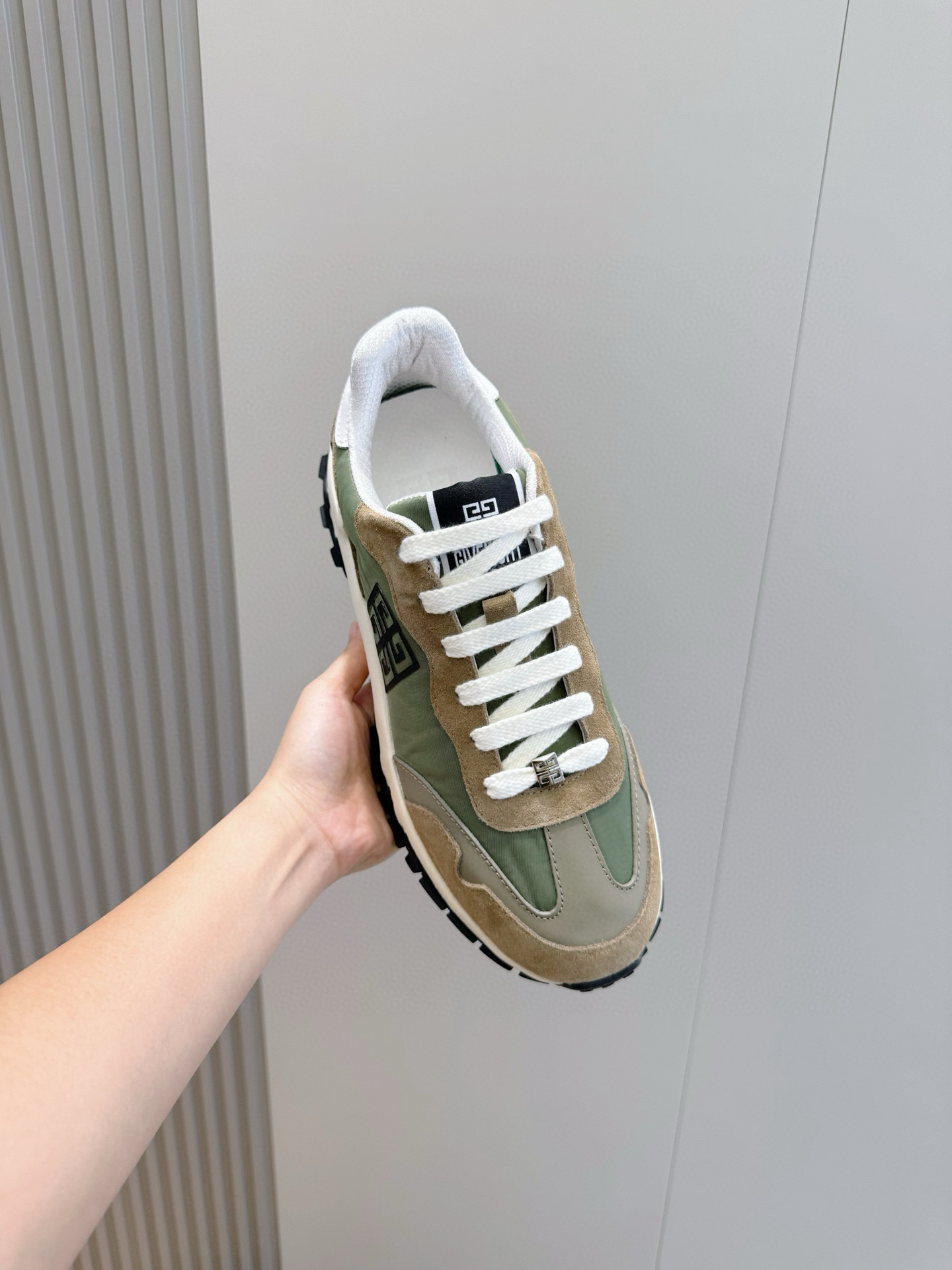 Givenchy Sneakers L-s