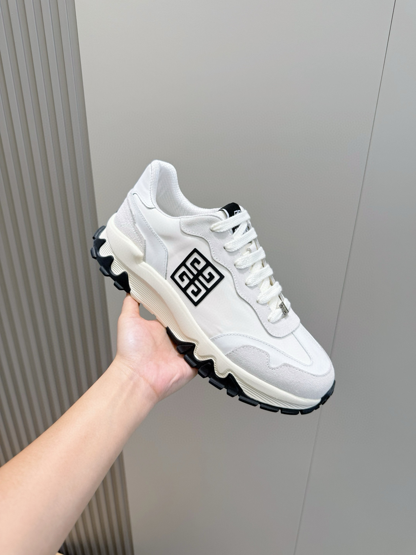 Givenchy Sneakers L-s