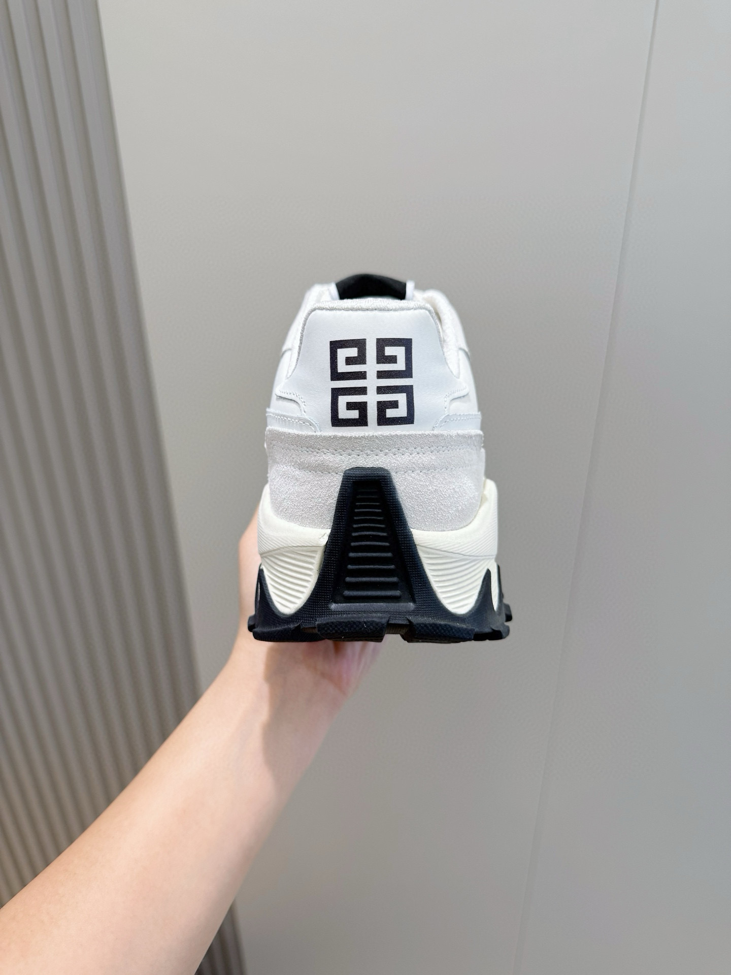 Givenchy Sneakers L-s