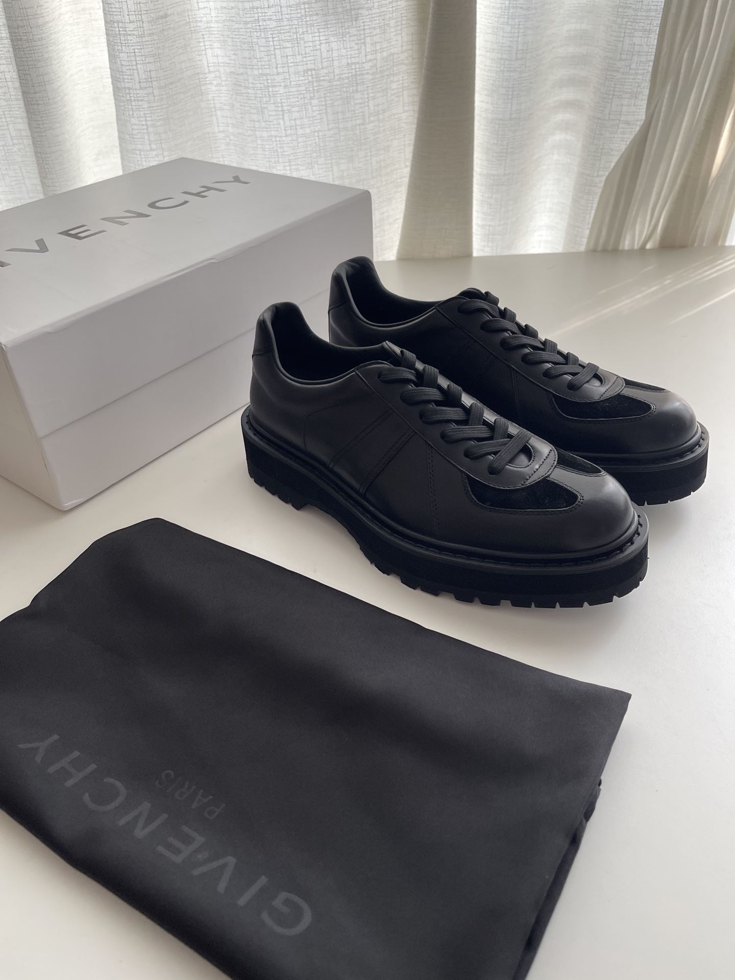Givenchy Sneakers Black L