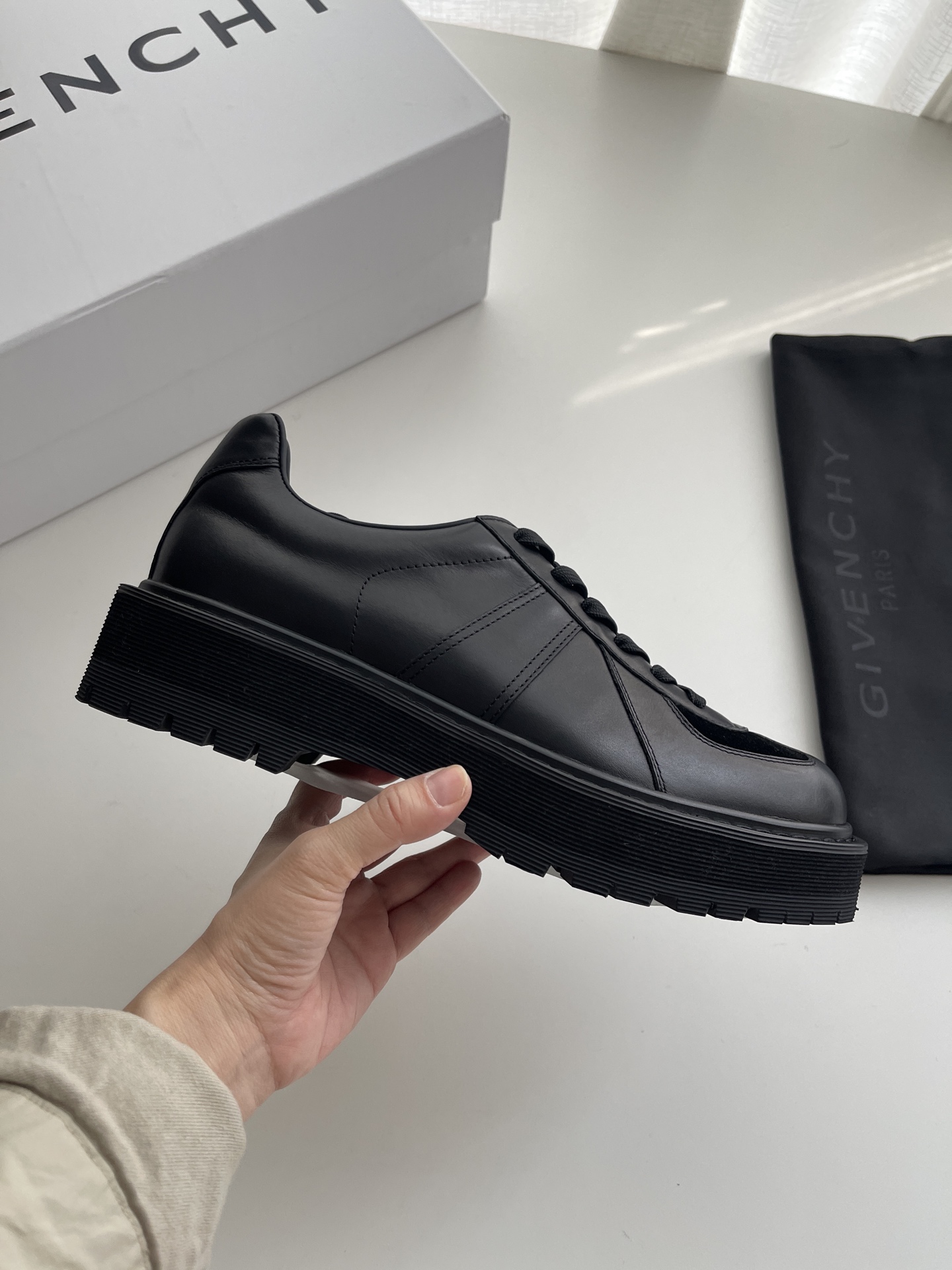 Givenchy Sneakers Black L