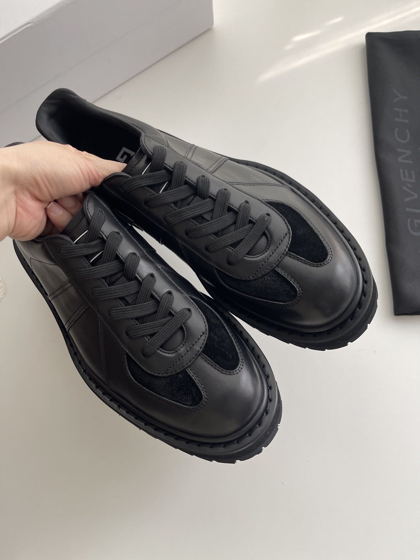 Givenchy Sneakers Black L
