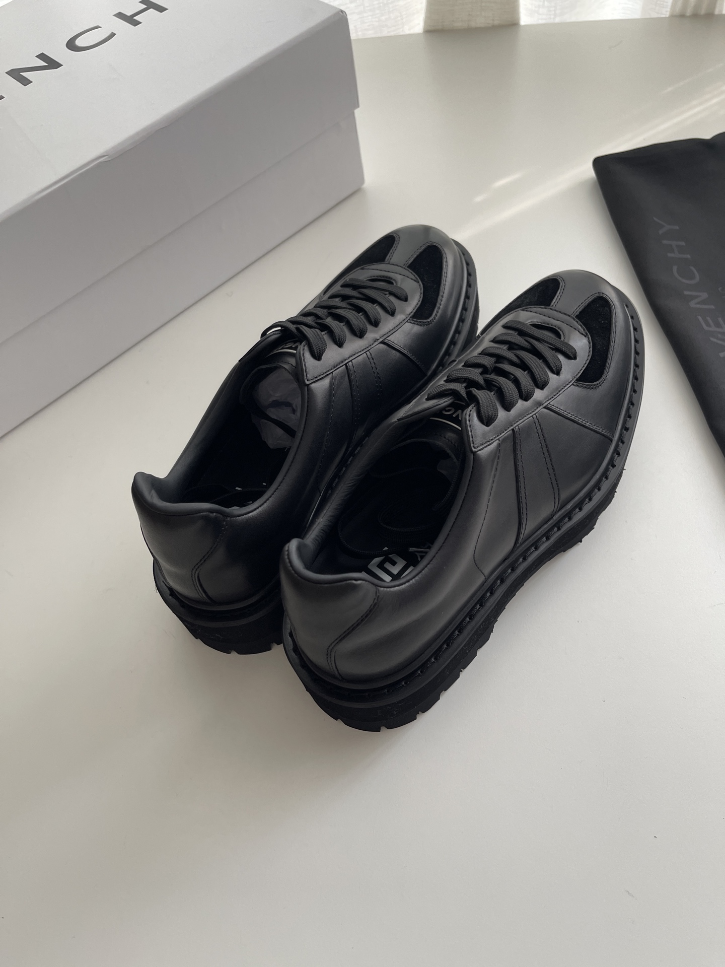 Givenchy Sneakers Black L