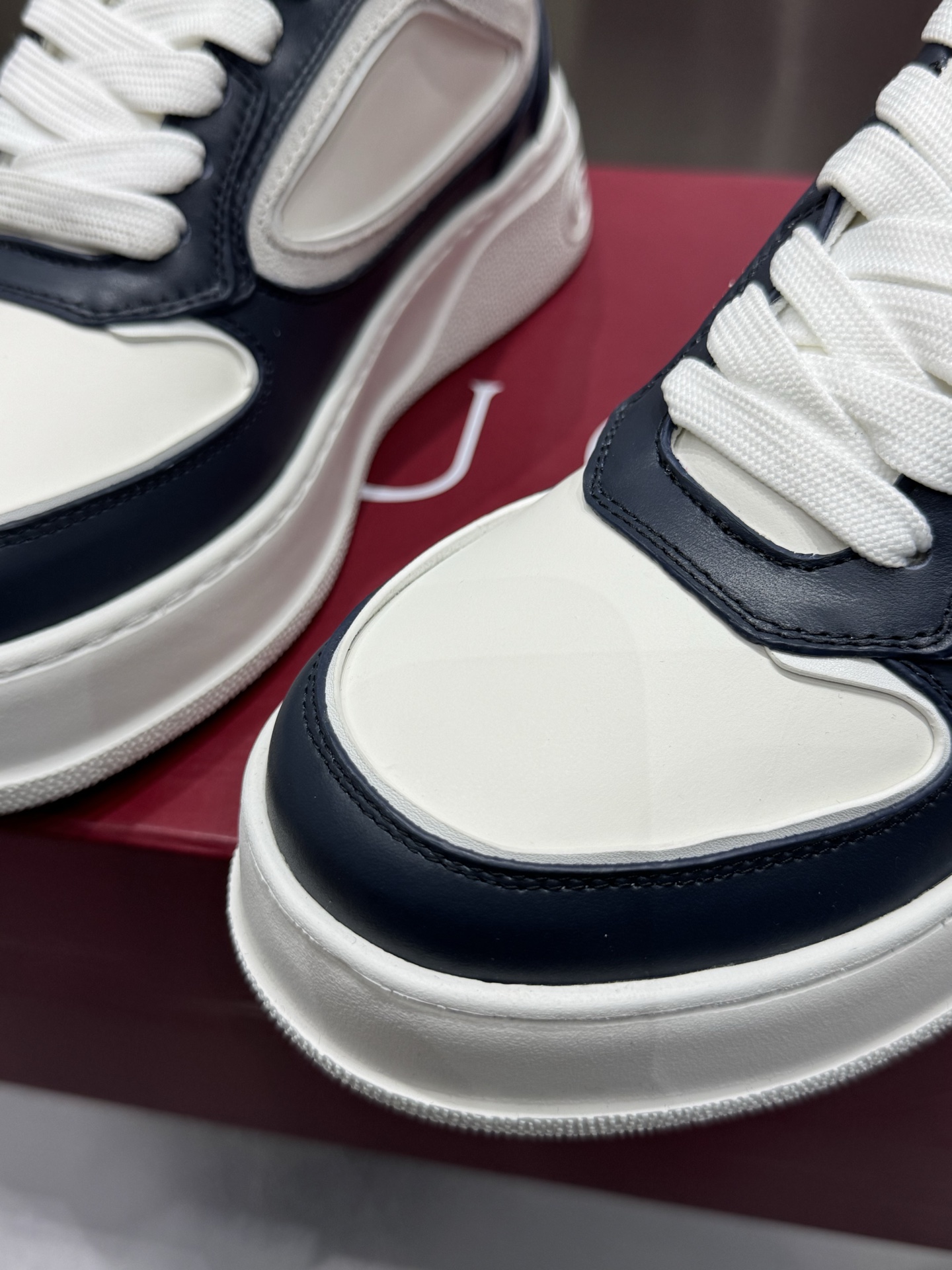 Gucci Female Sneakers