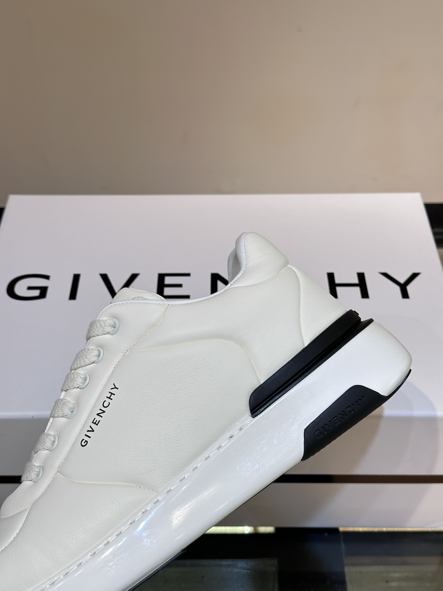 Givenchy Male Sneakers Lightweight S