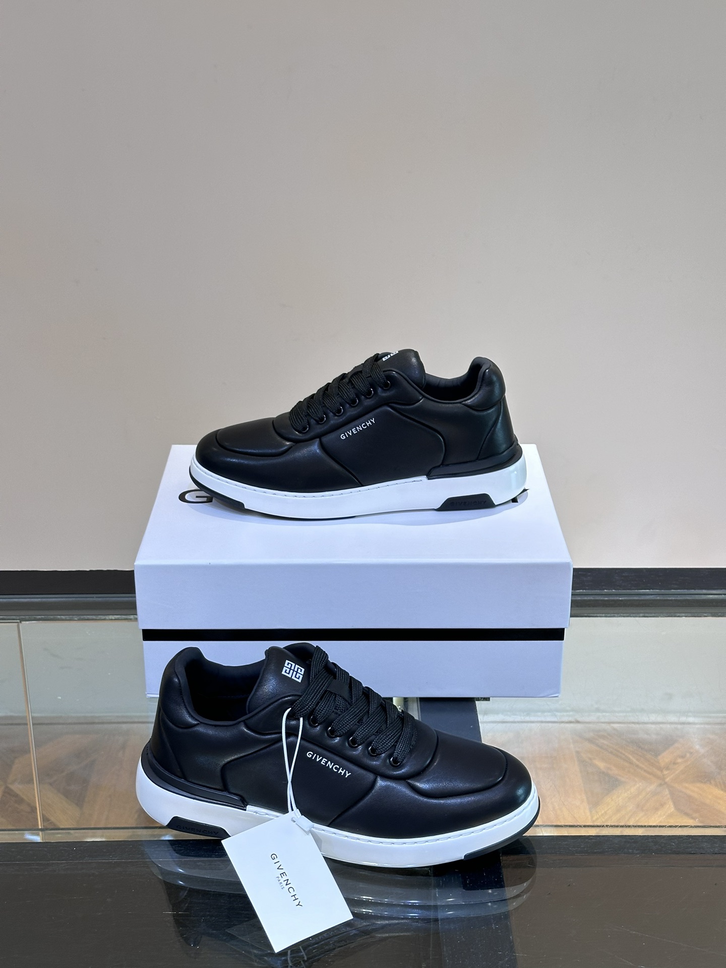 Givenchy Male Sneakers Lightweight S