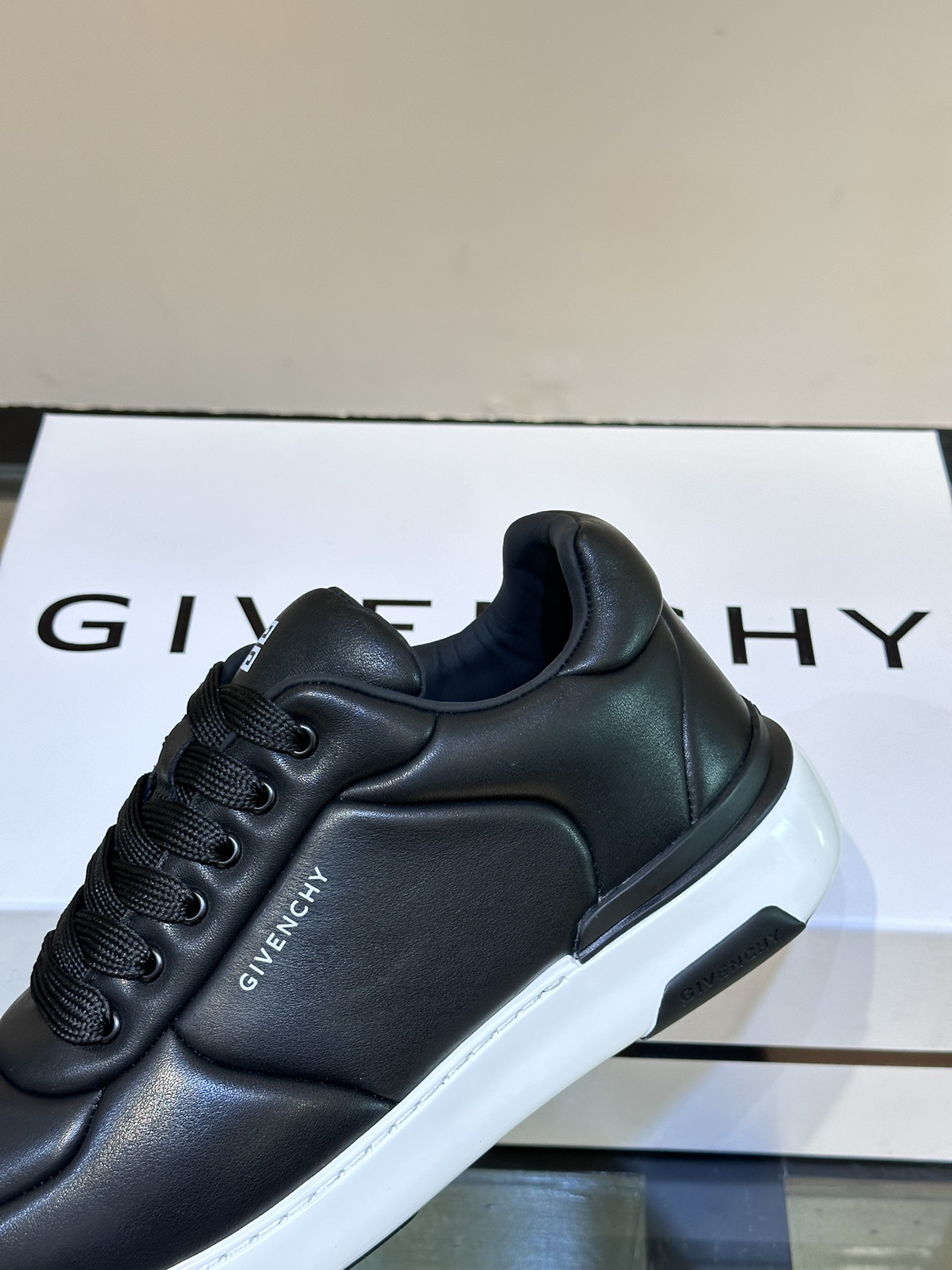 Givenchy Male Sneakers Lightweight S