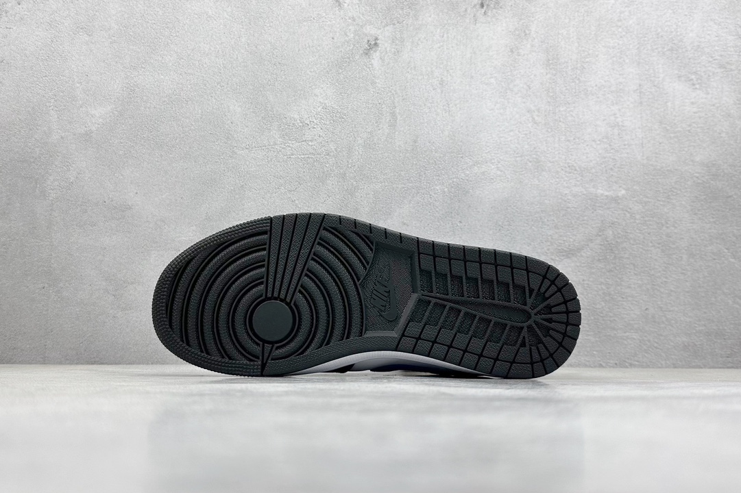 Jordan Nike Basic Shoes M