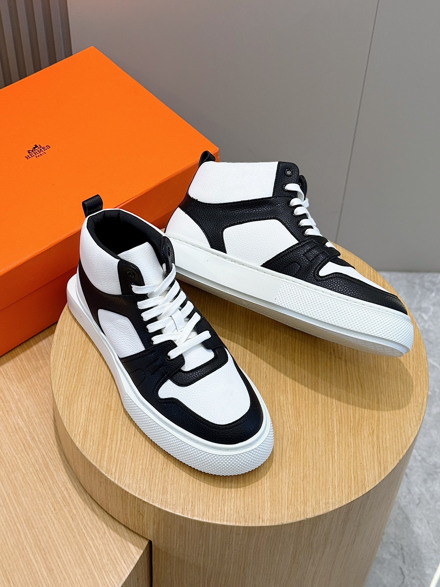 Hermes Leather Shoes Cow Leather White M-s