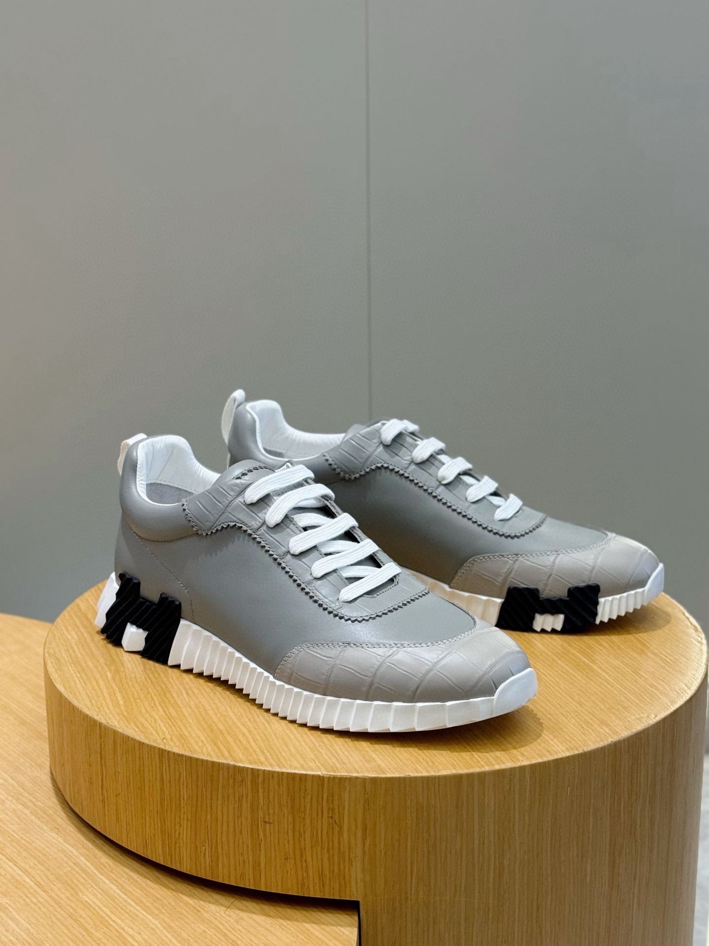 Hermes Male Sneakers Black M-s