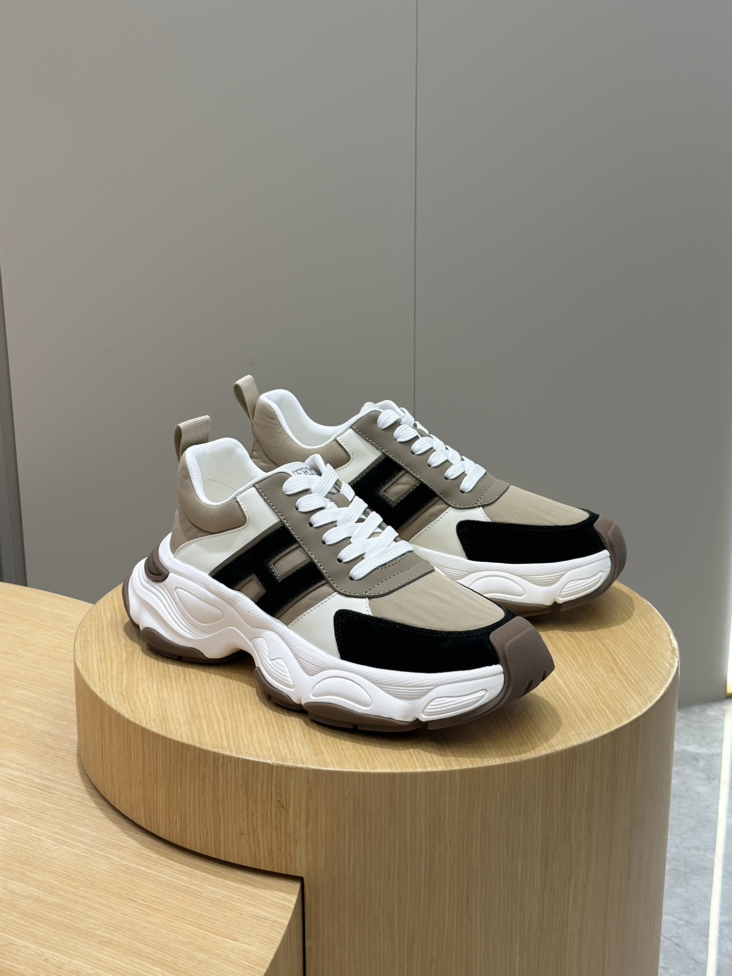 Hermes Male Sneakers M-s