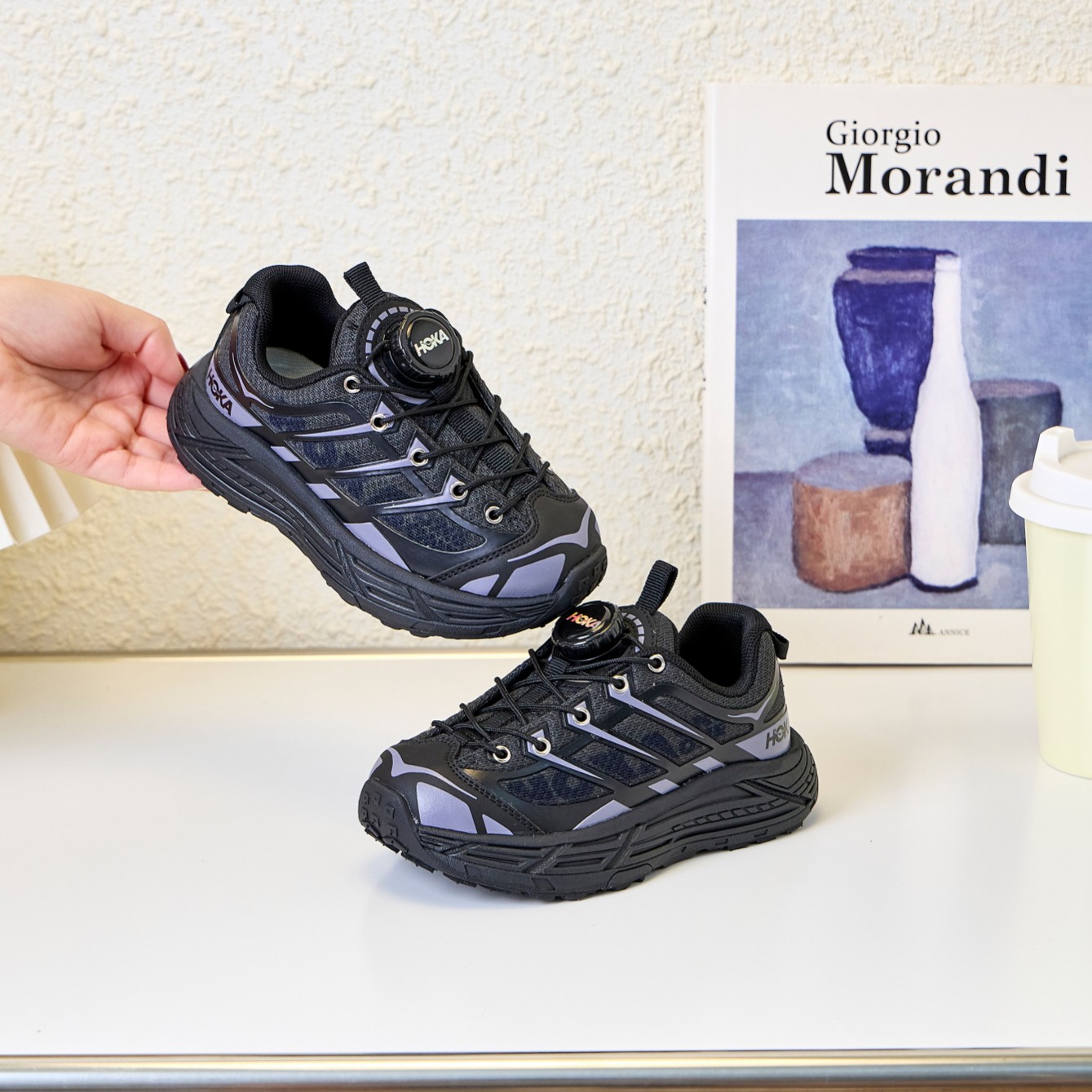 Male Sneakers Black Shock Absorbing 37-m