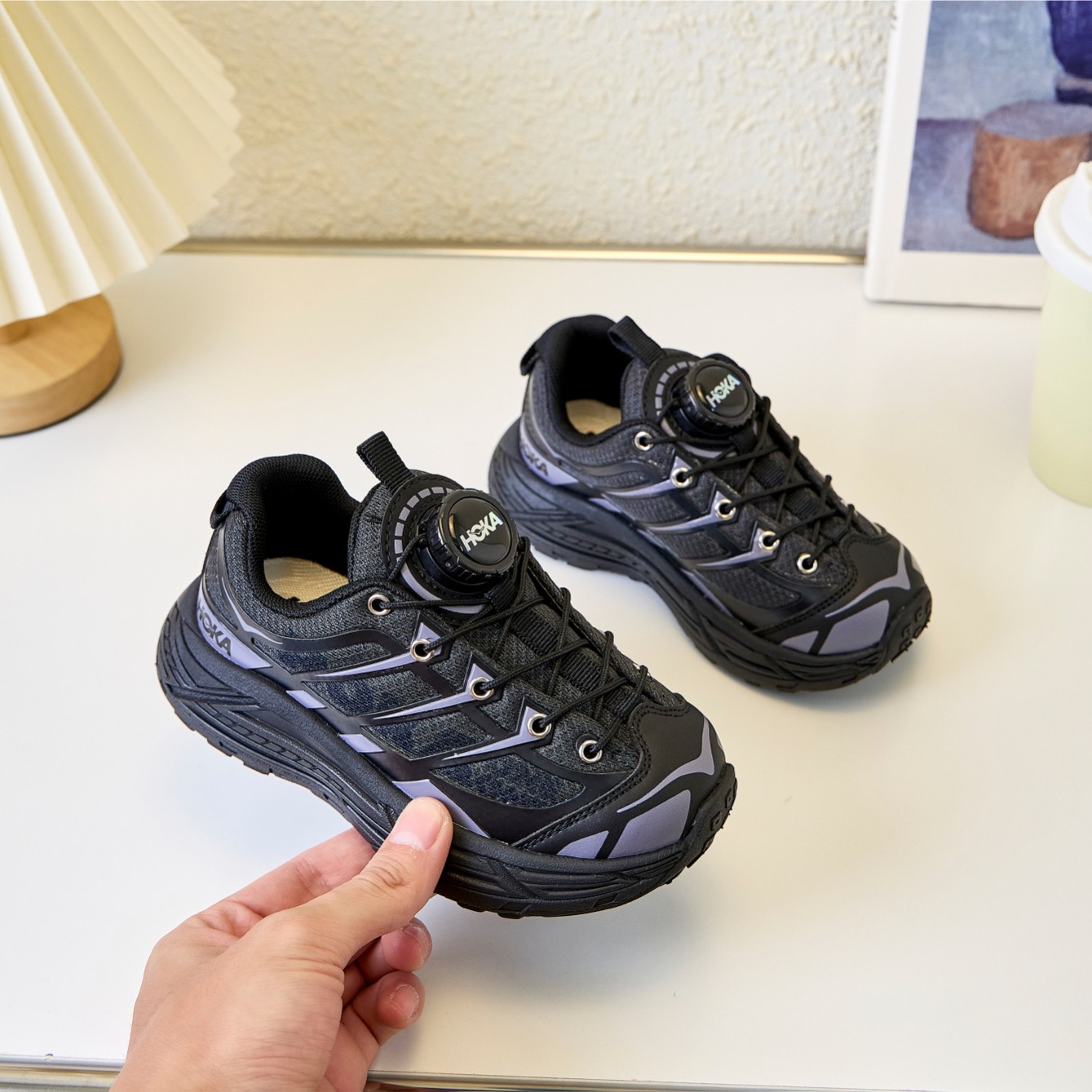 Male Sneakers Black Shock Absorbing 37-m