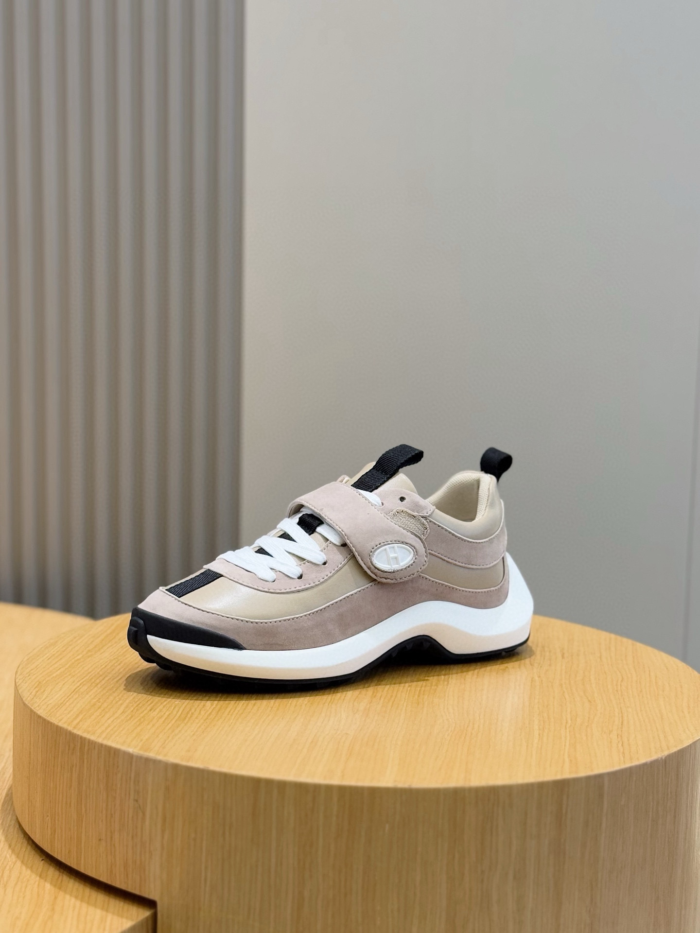 Hermes Sneakers Black L-s