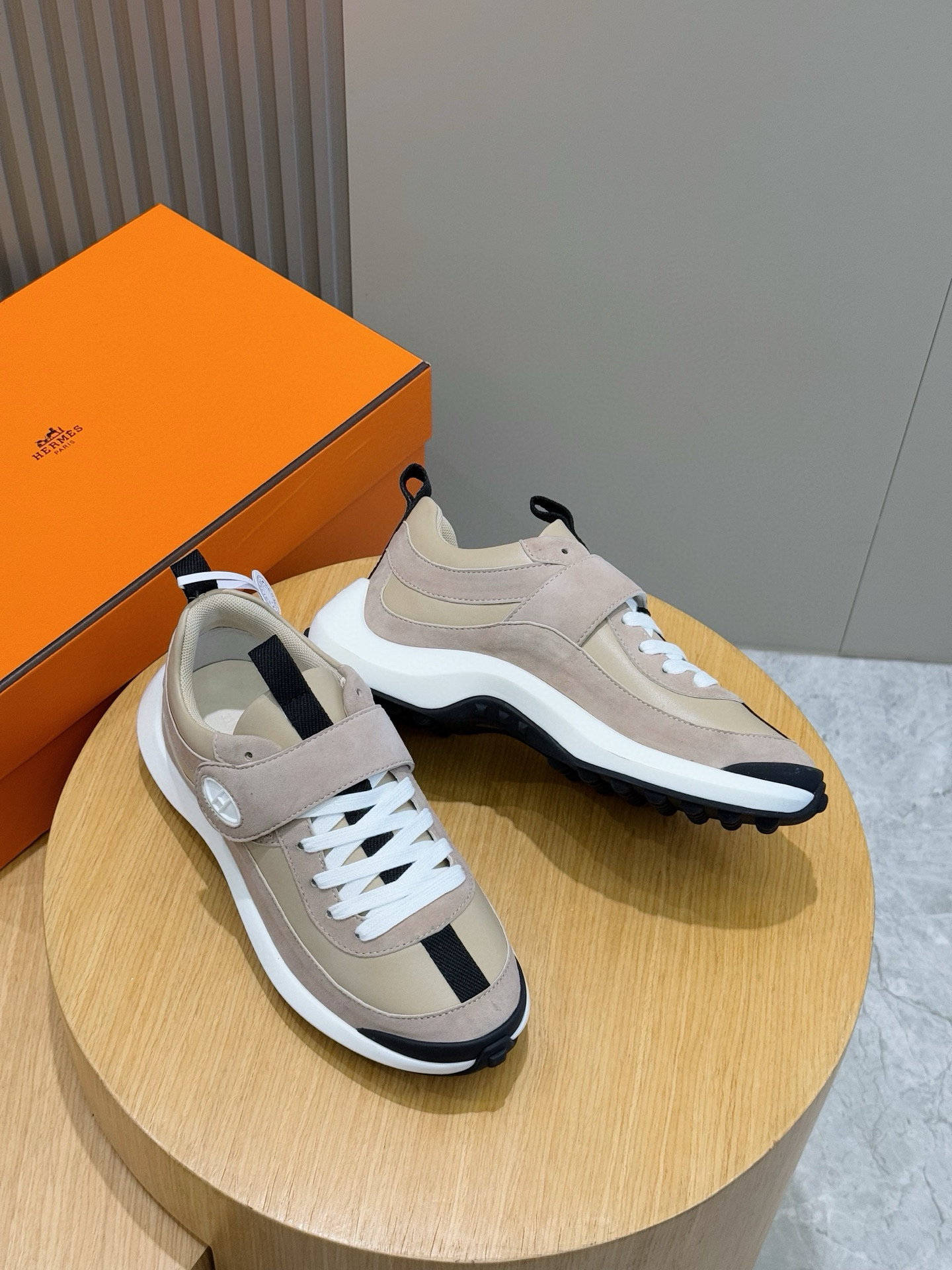 Hermes Sneakers Black L-s