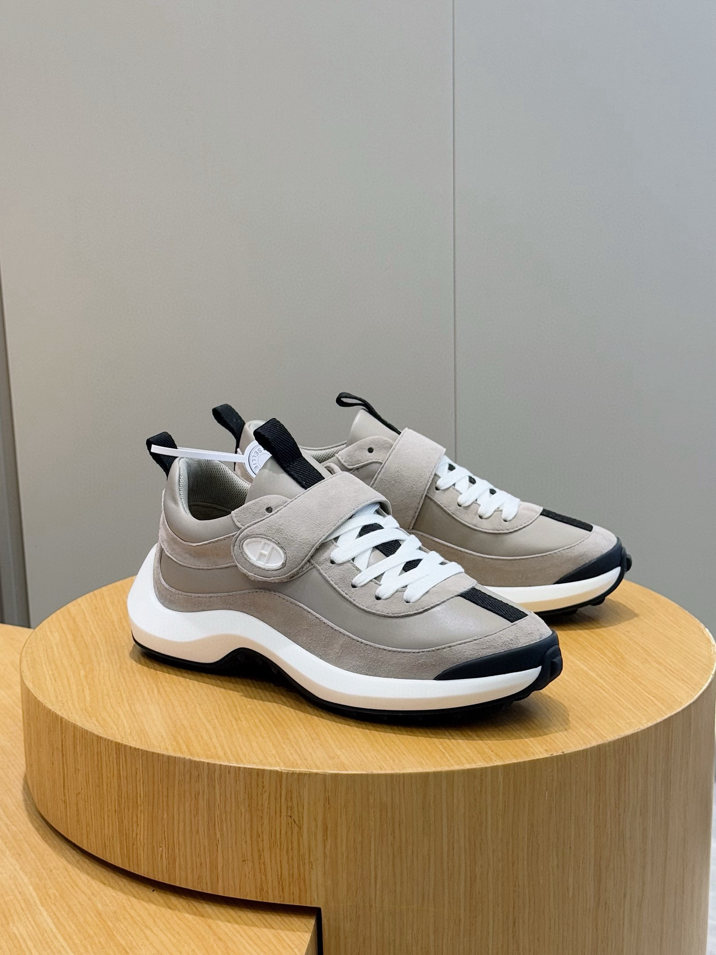 Hermes Sneakers Black L-s