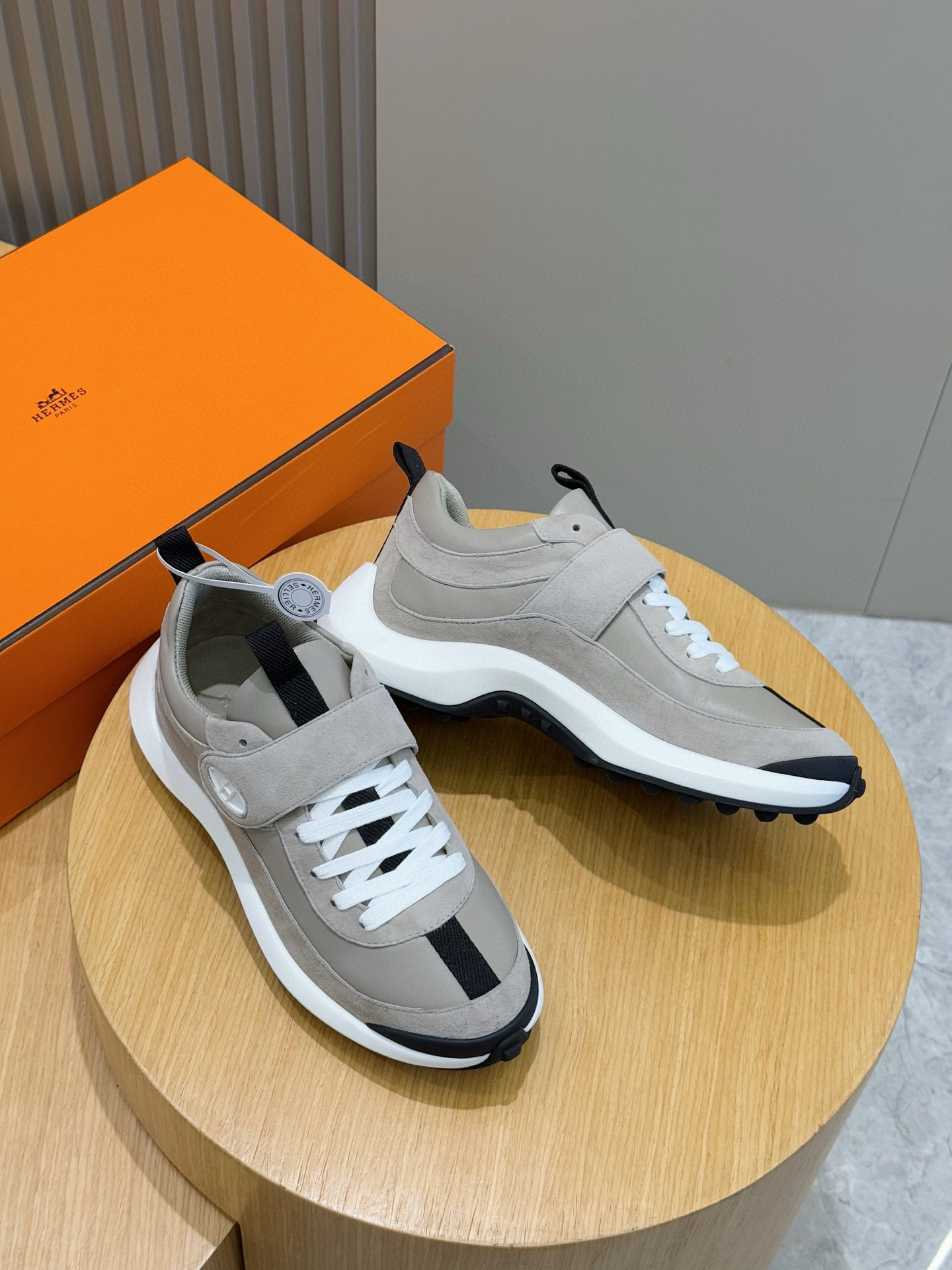 Hermes Sneakers Black L-s