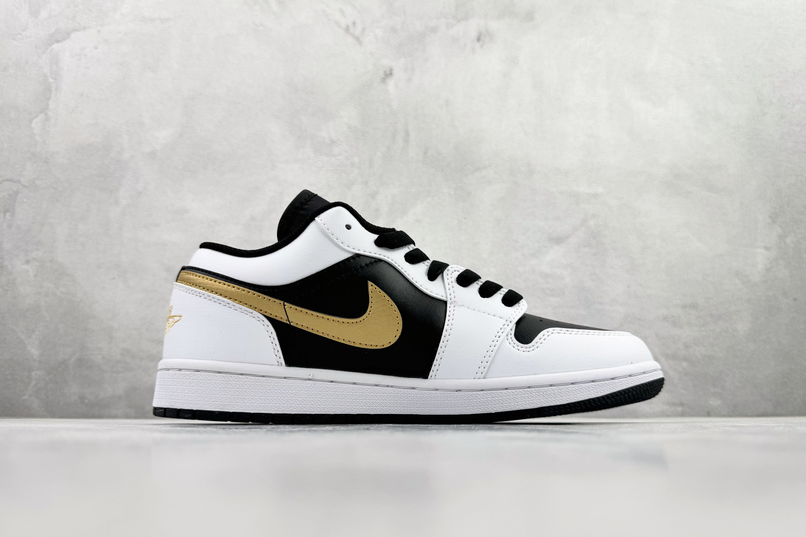 Jordan Nike Basic Shoes L