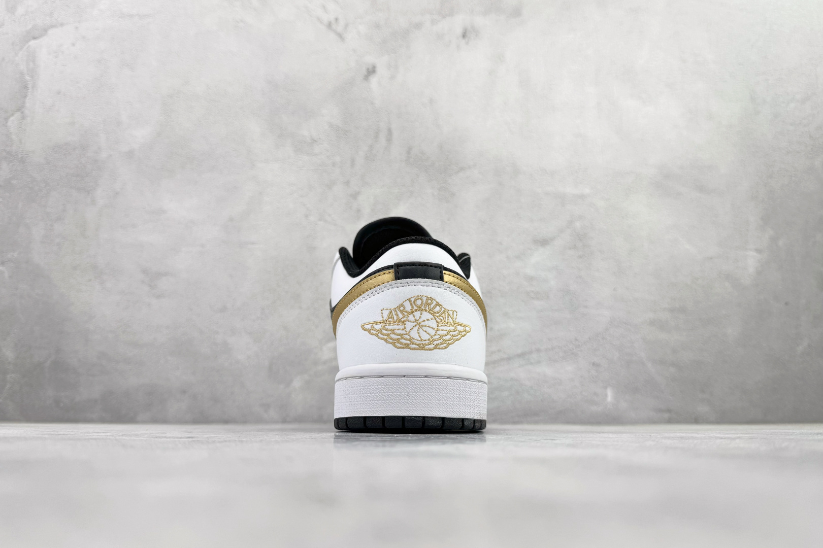 Jordan Nike Basic Shoes L