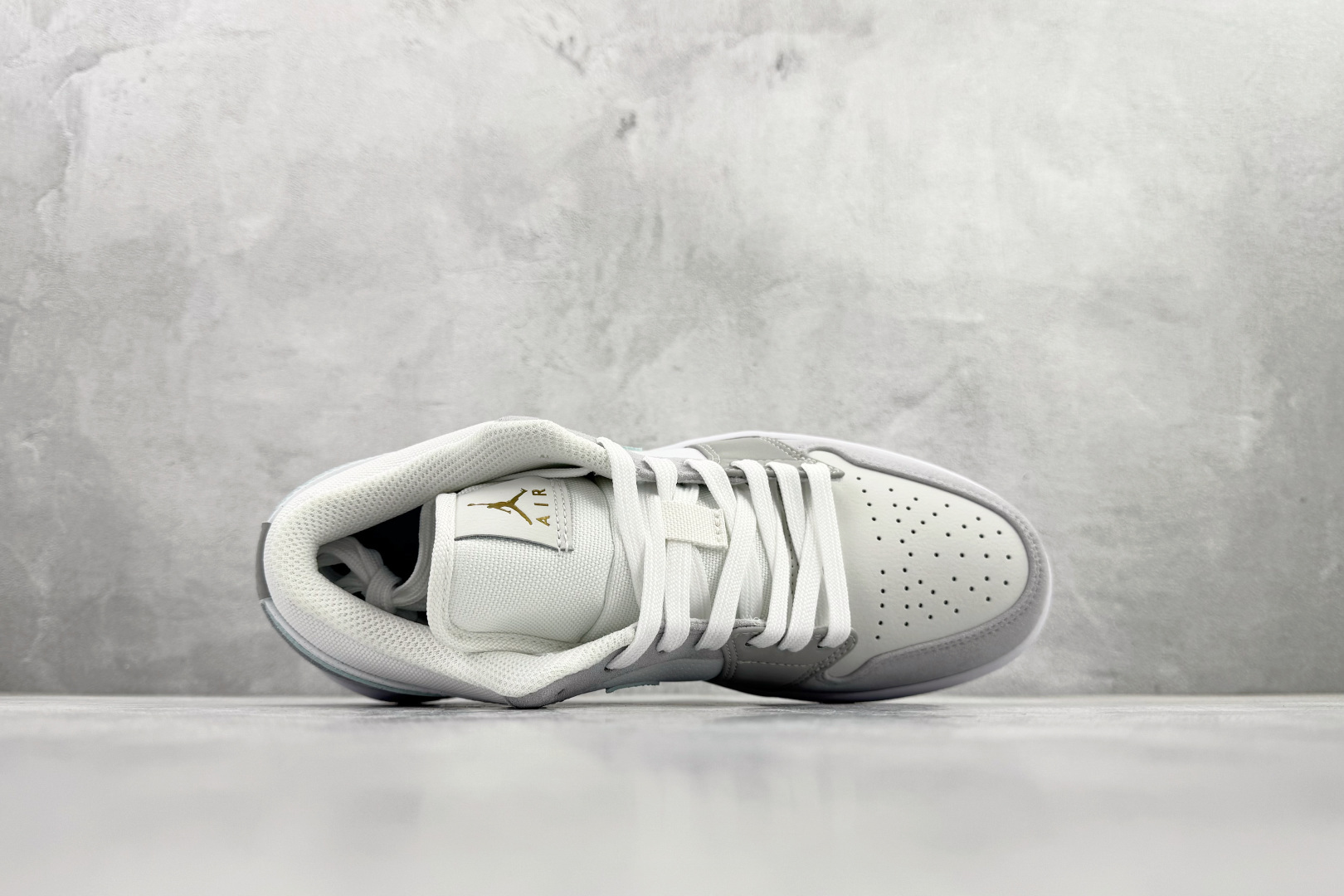 Jordan Nike Basic Shoes L