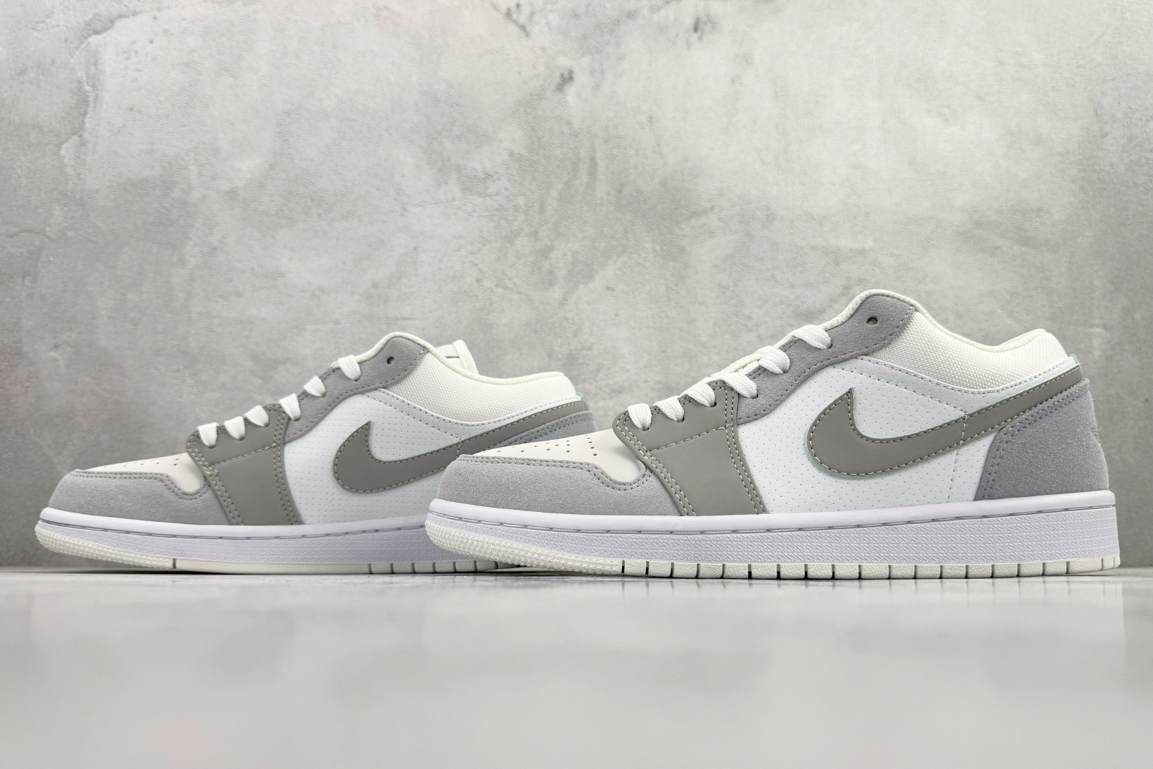 Jordan Nike Basic Shoes L