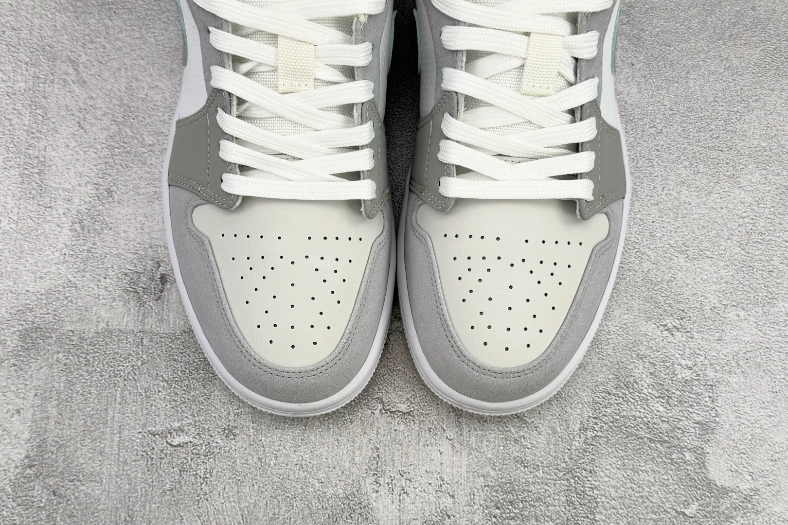 Jordan Nike Basic Shoes L