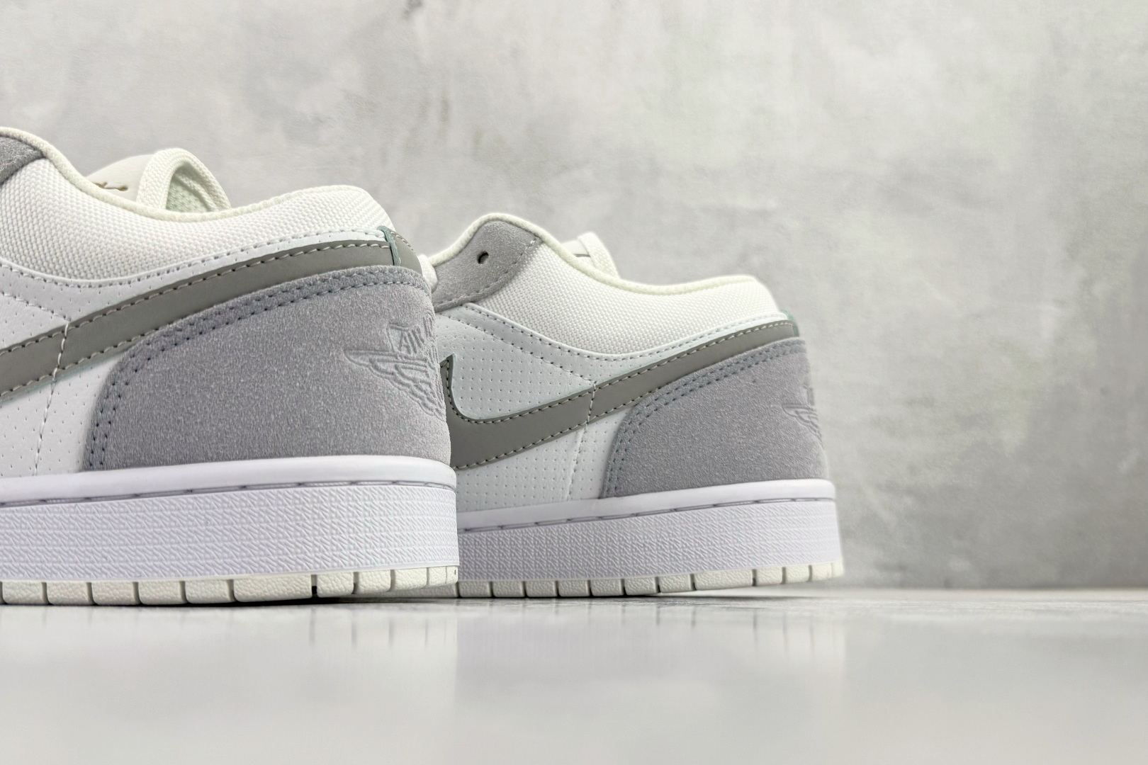 Jordan Nike Basic Shoes L