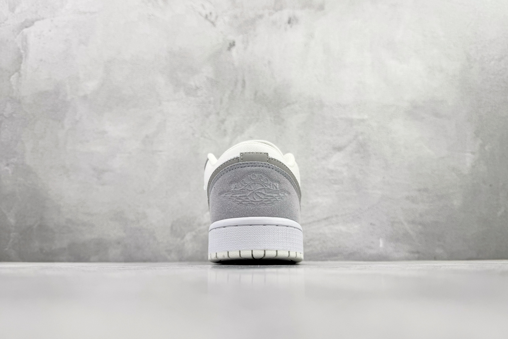 Jordan Nike Basic Shoes L