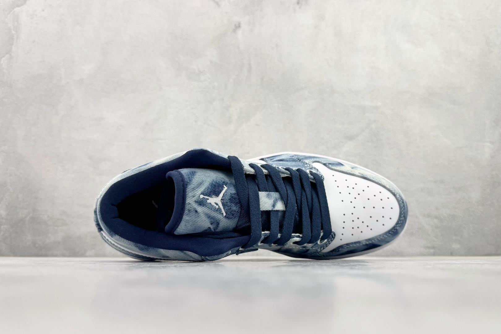 Jordan Nike Basic Shoes L