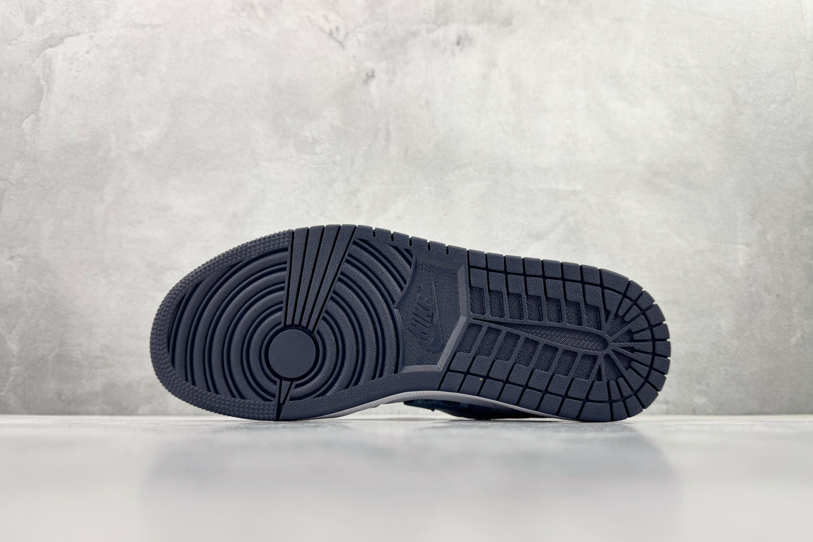 Jordan Nike Basic Shoes L