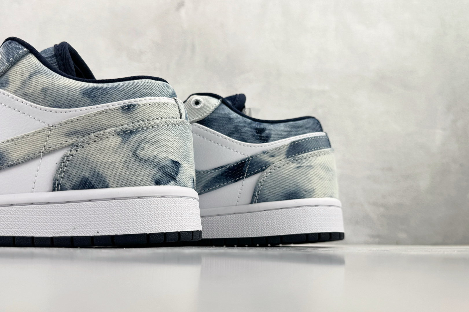 Jordan Nike Basic Shoes L