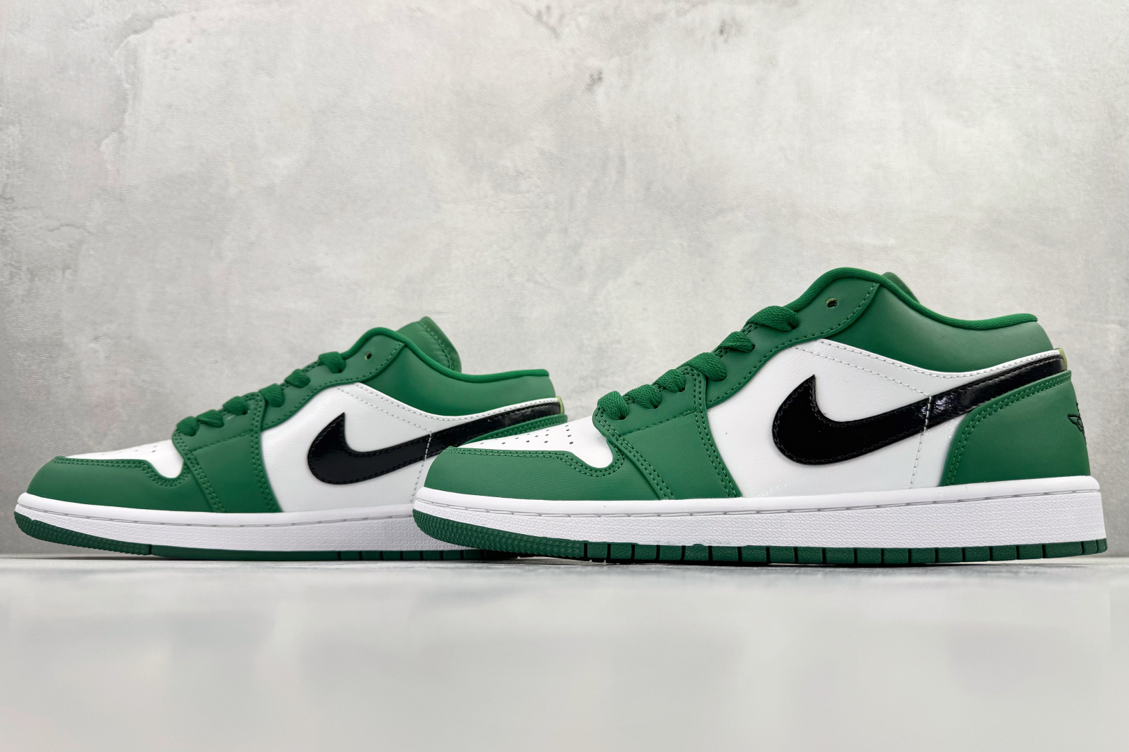 Jordan Nike Basic Shoes L