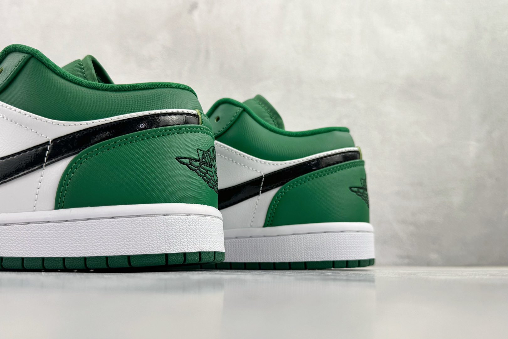 Jordan Nike Basic Shoes L