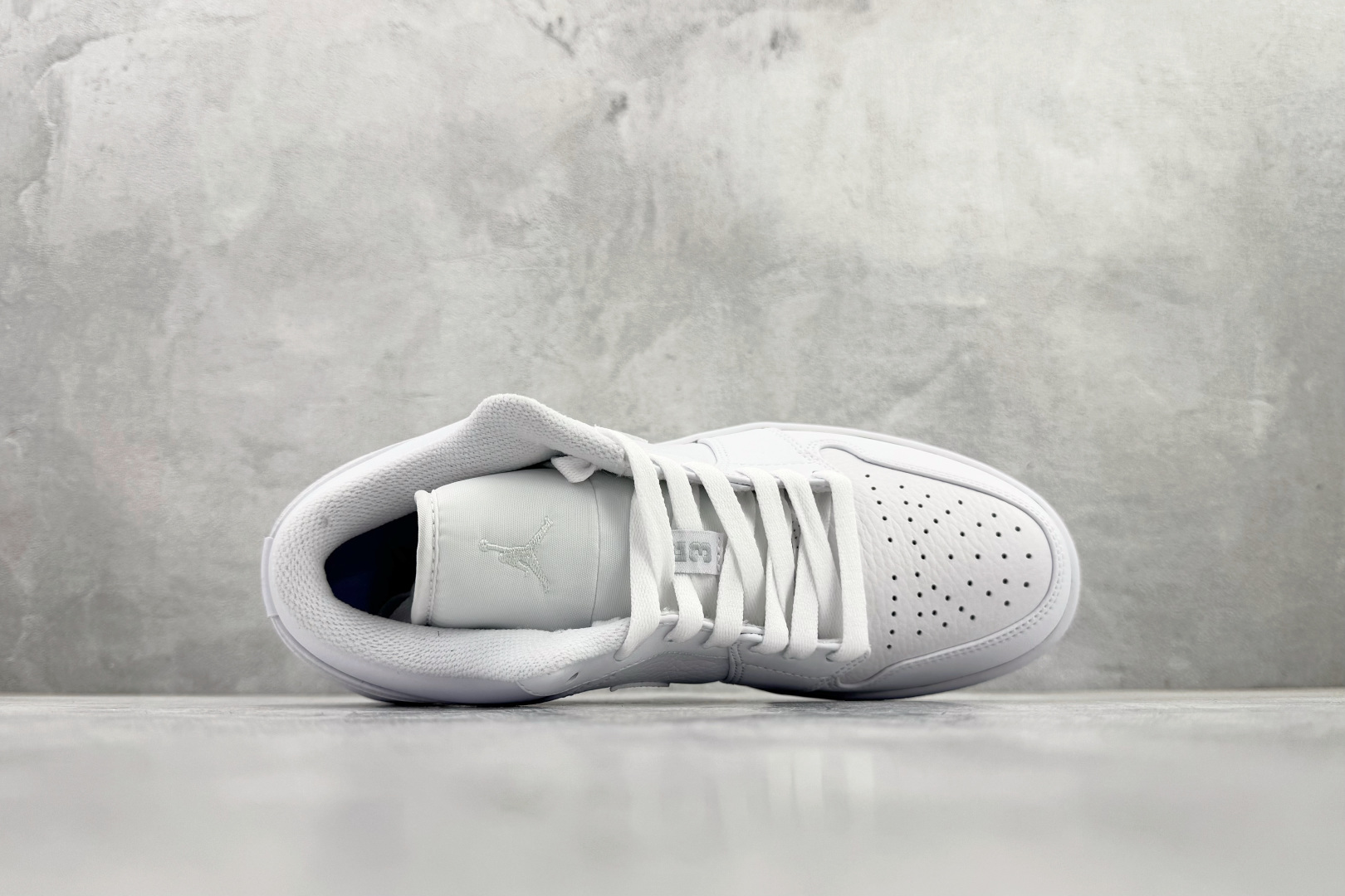 Jordan Nike Basic Shoes White L