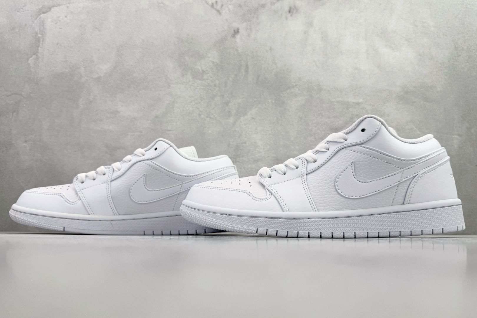 Jordan Nike Basic Shoes White L