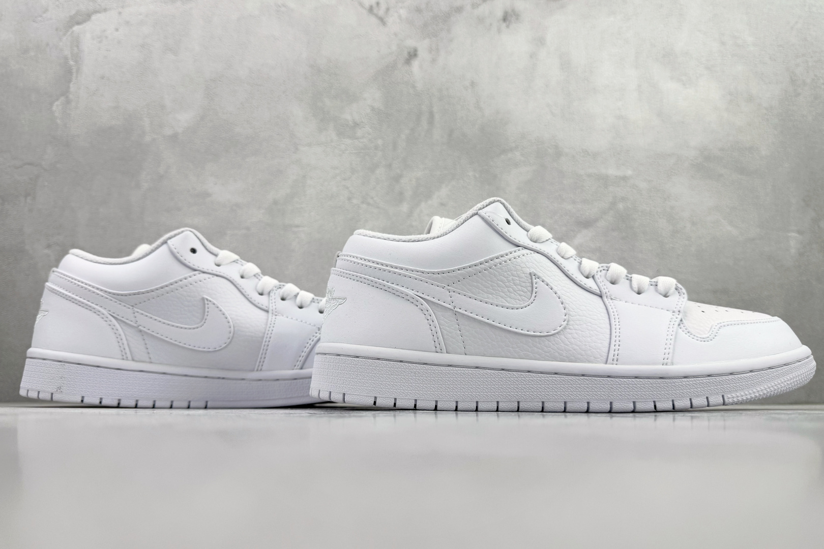 Jordan Nike Basic Shoes White L