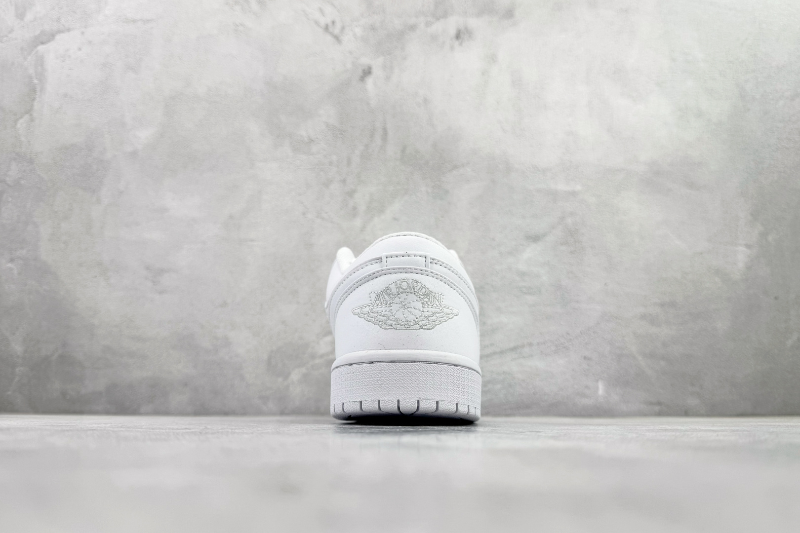 Jordan Nike Basic Shoes White L