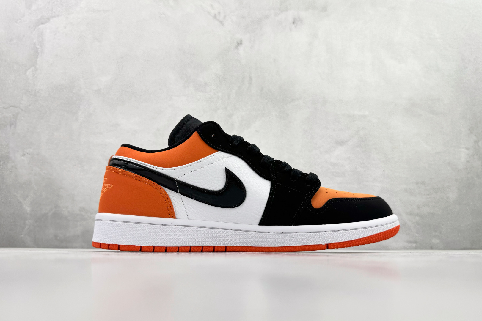 Jordan Nike Basic Shoes L