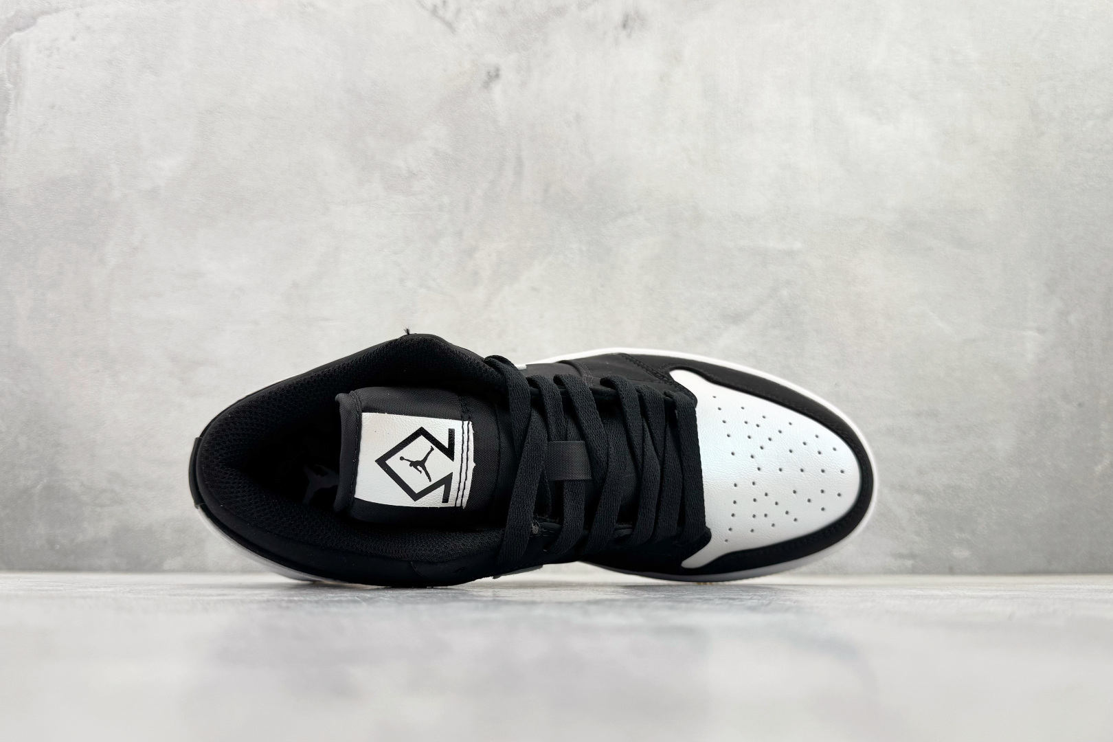 Jordan Nike Basic Shoes L