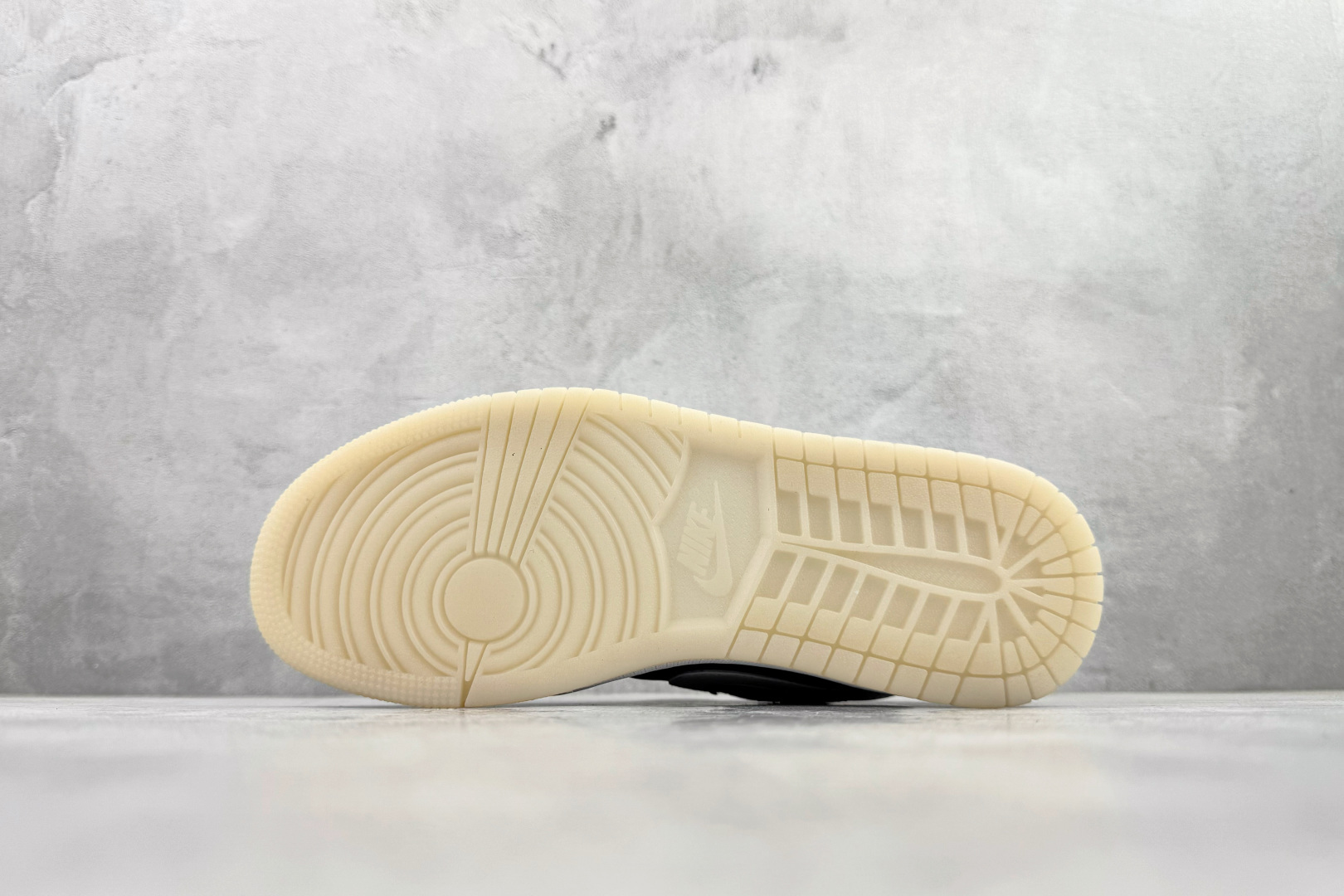 Jordan Nike Basic Shoes L