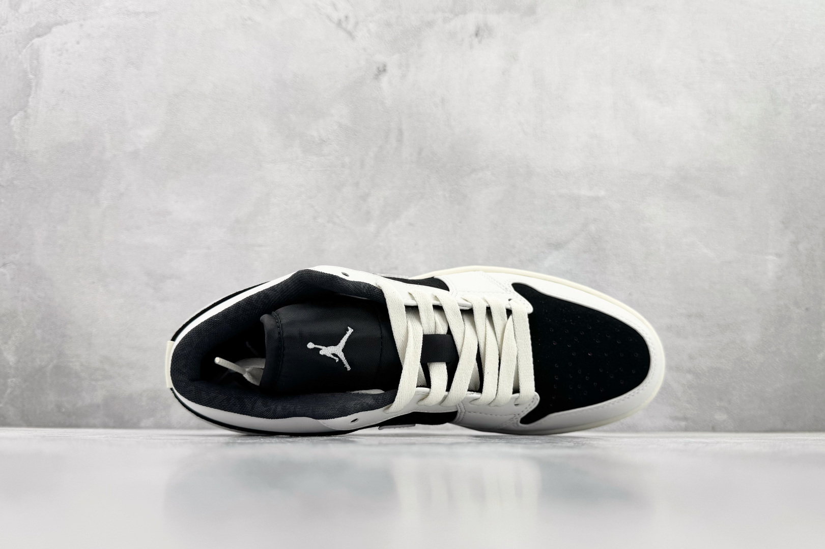 Jordan Nike Basic Shoes L