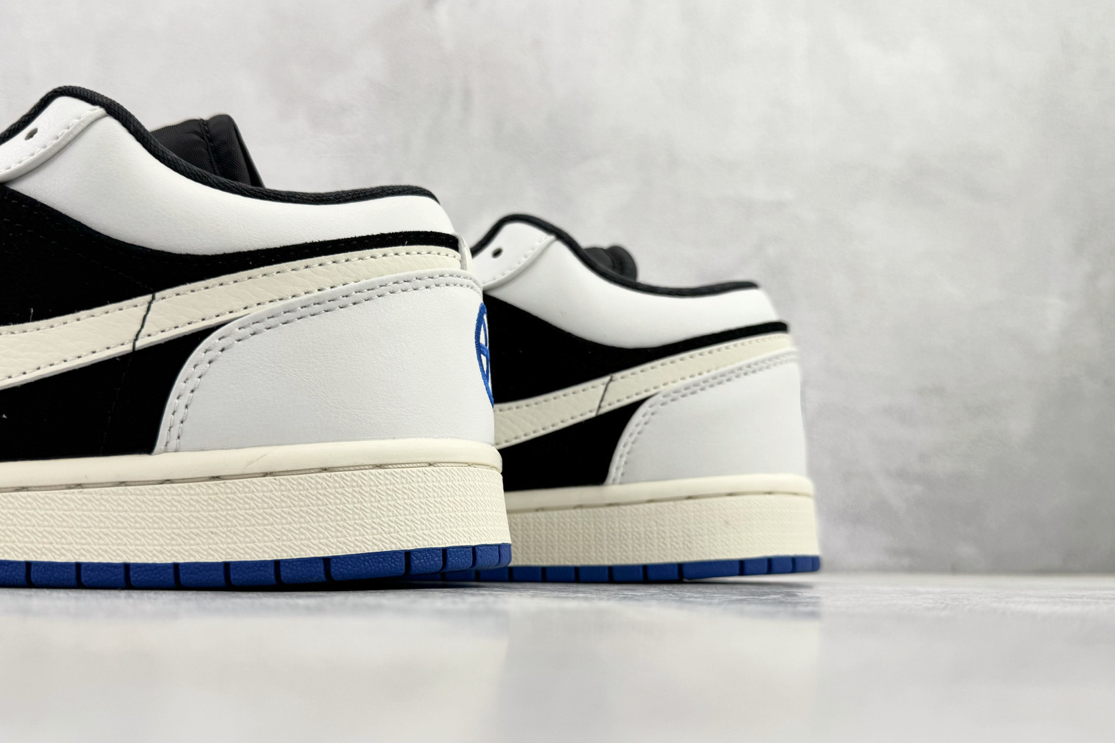 Jordan Nike Basic Shoes L