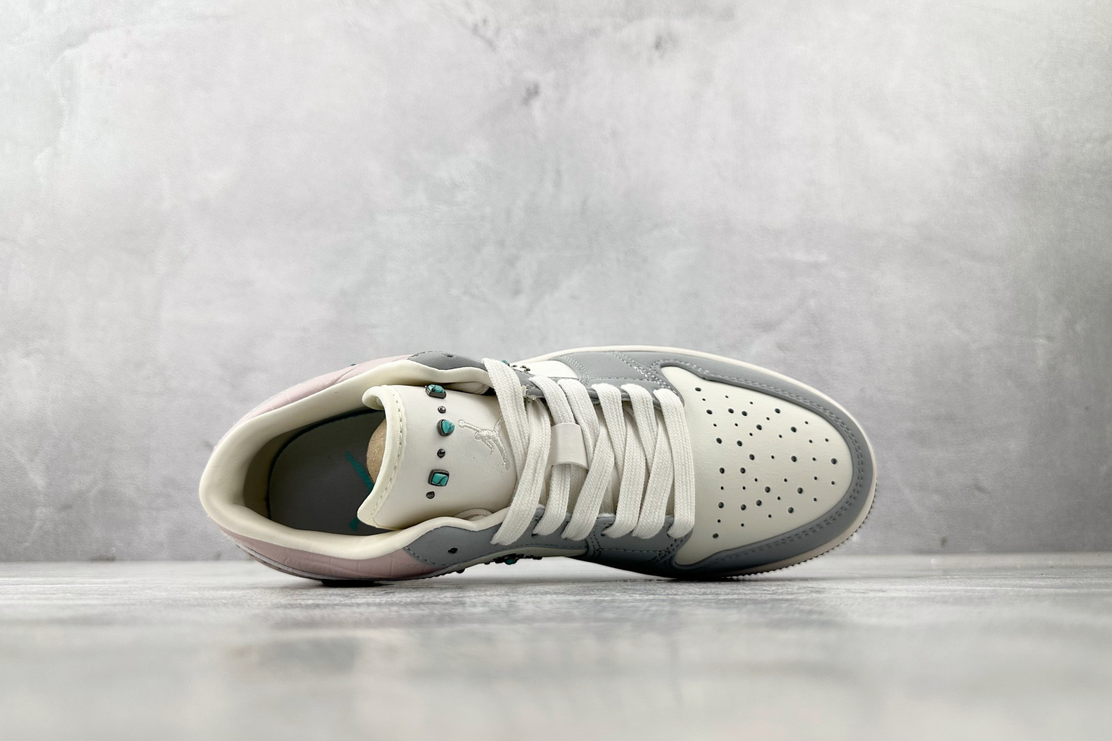 Jordan Nike Basic Shoes L