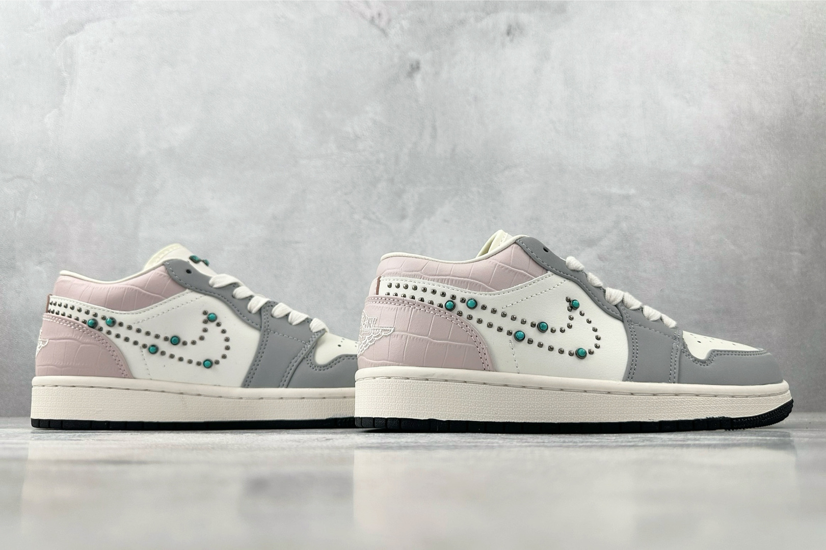 Jordan Nike Basic Shoes L