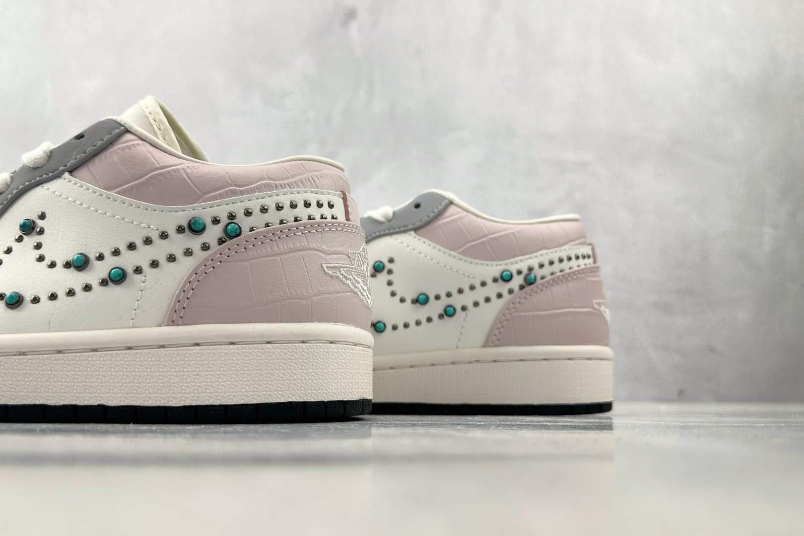 Jordan Nike Basic Shoes L