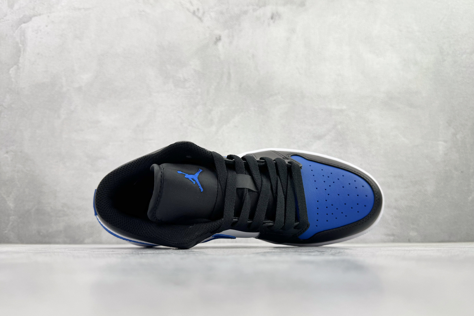 Jordan Nike Basic Shoes L