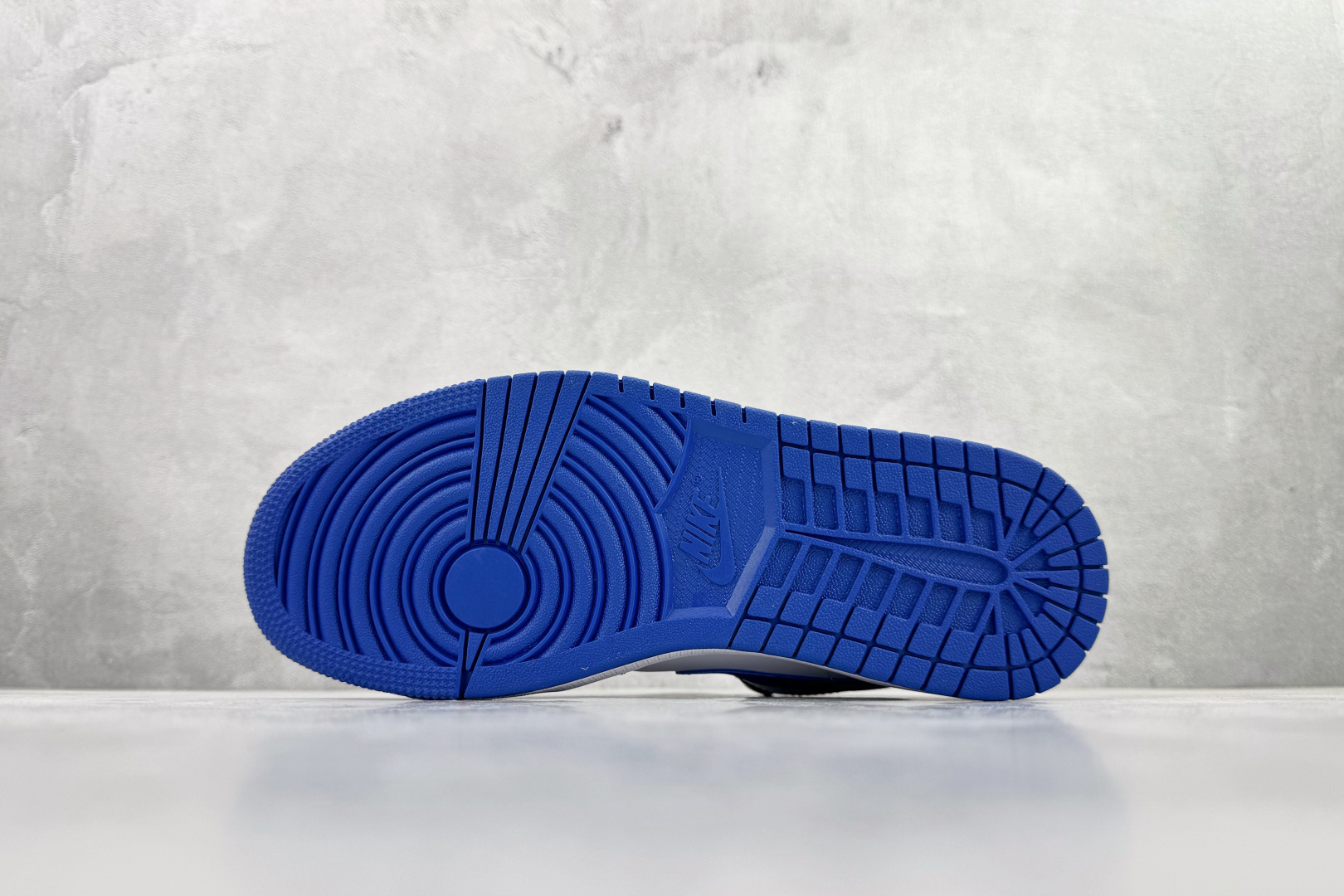 Jordan Nike Basic Shoes L