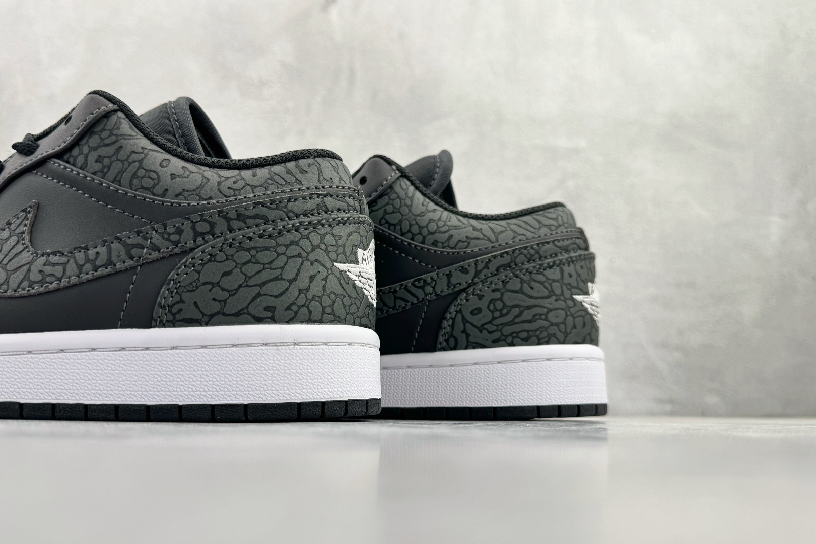 Jordan Nike Basic Shoes Black L